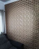 Papel-de-Parede-3D-Bronze-Geometrico-Decoratto-aplicado-em-sala-de-estar