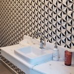 Papel-de-Parede-Preto-e-Branco-3D-Geometrico-moderno-para-banheiro