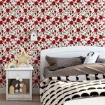 Papel de Parede Adesivo Floral Branco com Flores Vermelhas aplicado no quarto